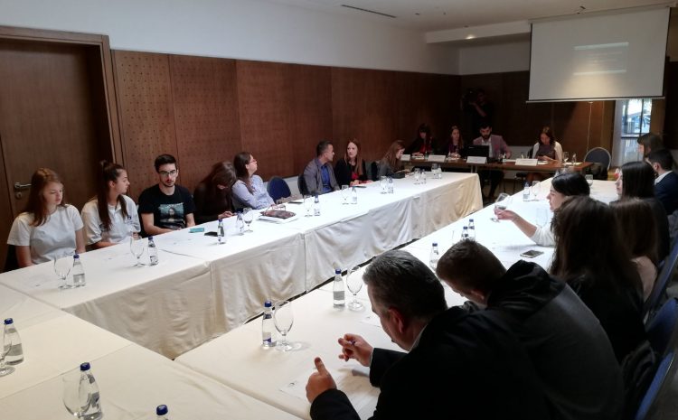  CEDEM organized a panel discussion in Nikšić “Dialogue with citizens: Let’s talk about the facts”